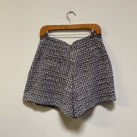 ⚡️3/$25 ⚡️ BANANA REPUBLIC print shorts - Picture 4 of 4